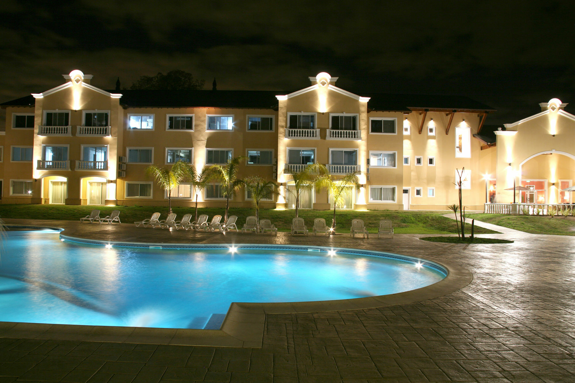 Howard Johnson By Wyndham Resort Pilar Pilar  Exterior foto